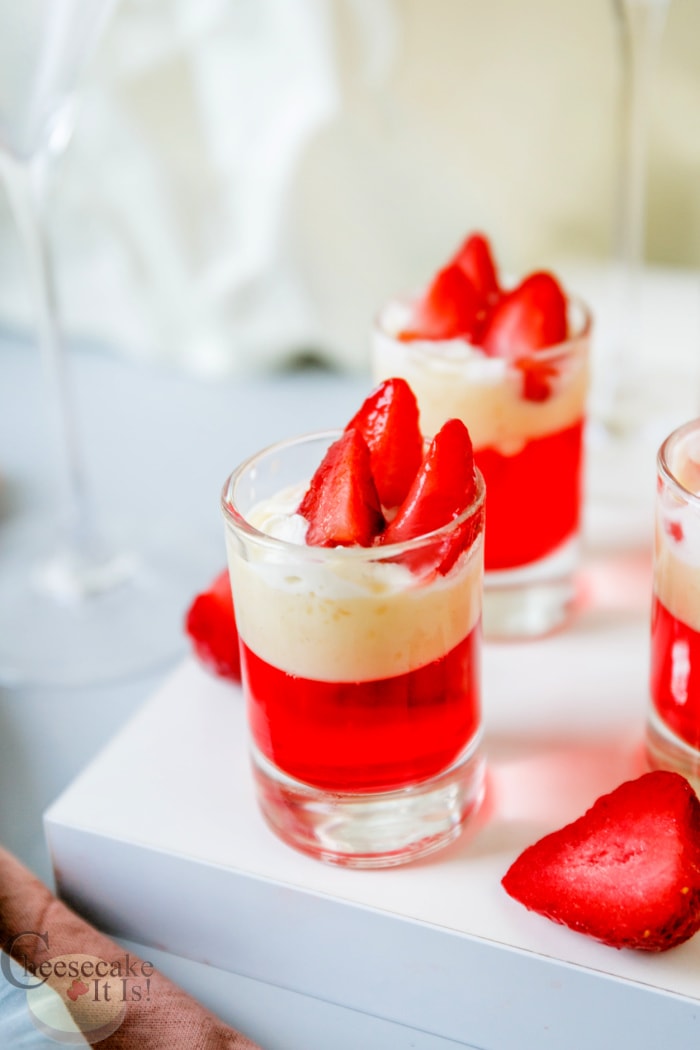 Strawberry Cheesecake Pudding Jello Shots Recipe